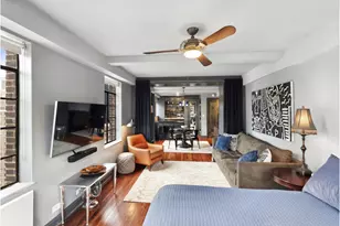 320 E 42nd St, New York, NY 10017 - Photo 3