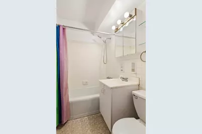 370 Ocean Parkway #6H, New York City, NY 11218 - Photo 7