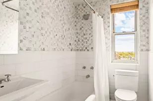 39 Plaza St W, New York City, NY 11217 - Photo 9