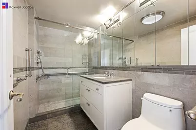 165 E 72nd Street #17-DE, New York City, NY 10021 - Photo 9