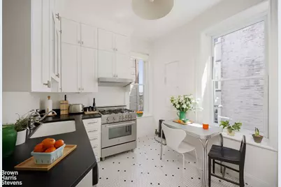 126 Greene Avenue #4W, New York City, NY 11238 - Photo 3