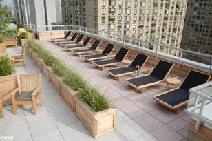 360 E 72nd St, New York City, NY 10021 - Photo 13