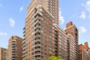 360 E 72nd St, New York City, NY 10021 - Photo 9