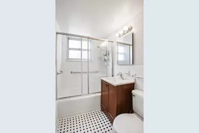 333 E 46th Street #20B, New York, NY 10017 - Photo 7