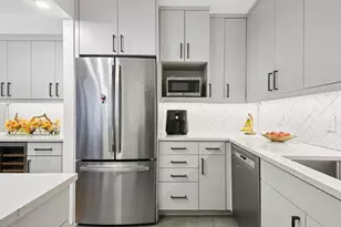 4-74 48th Ave, New York City, NY 11109 - Photo 7