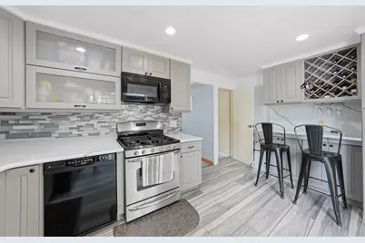 1317 E 58th Street, New York City, NY 11234 - Photo 7