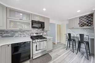 1317 E 58th St, New York City, NY 11234 - Photo 7