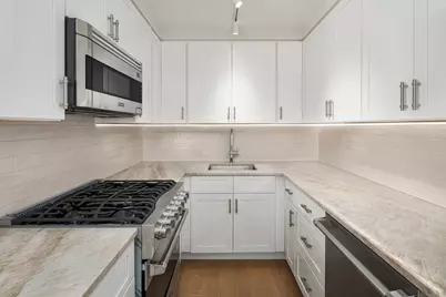555 Main Street #805, New York City, NY 10044 - Photo 5