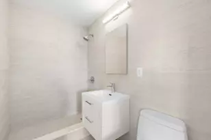 555 Main St, New York City, NY 10044 - Photo 9