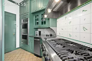 35 E 68th St, New York, NY 10065 - Photo 7