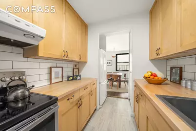 634 Washington Street #4B, New York City, NY 10014 - Photo 5