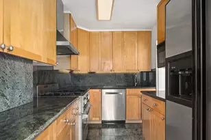 200 W 79th St, New York City, NY 10024 - Photo 9