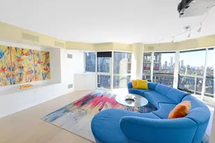 200 E 61st St, New York City, NY 10065 - Photo 3