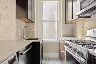 200 W 54th St, New York City, NY 10019 - Photo 17