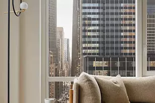 135 E 47th St, New York City, NY 10017 - Photo 3