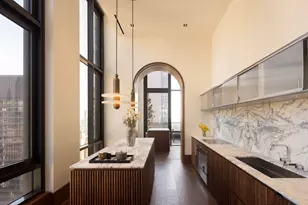135 E 47th St, New York City, NY 10017 - Photo 11