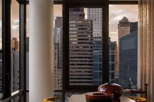 135 E 47th St, New York City, NY 10017 - Photo 3