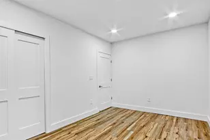 323 Midwood St, New York City, NY 11225 - Photo 11