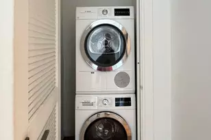 24-22 Jackson Ave, New York City, NY 11101 - Photo 11