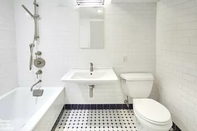 21-13 45th Avenue, New York City, NY 11101 - Photo 17