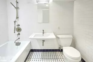 21-13 45th Ave, New York City, NY 11101 - Photo 17