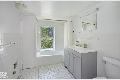 21-13 45th Avenue, New York City, NY 11101 - Photo 15