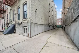 636 E 96th St, New York City, NY 11236 - Photo 11