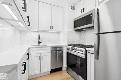 305 E 40th Street #6B, New York, NY 10017 - Photo 9