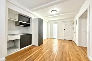 304 E 41st St, New York City, NY 10017 - Photo 3