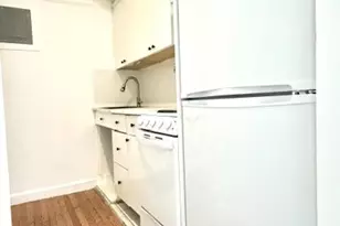 304 E 41st St, New York City, NY 10017 - Photo 3