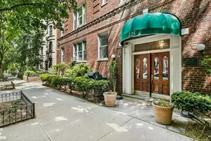 225 Park Pl, New York City, NY 11238 - Photo 9