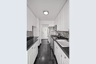 4555 Henry Hudson Parkway W #908, New York City, NY 10471 - Photo 11