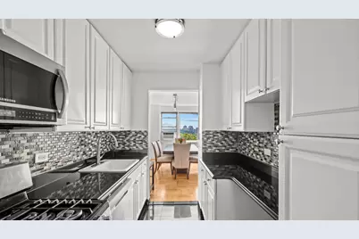 4555 Henry Hudson Parkway W #908, New York City, NY 10471 - Photo 9