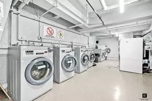 31-85 Crescent St, New York City, NY 11106 - Photo 21
