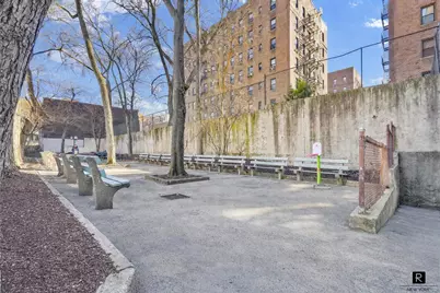 31-85 Crescent Street #419, New York City, NY 11106 - Photo 9