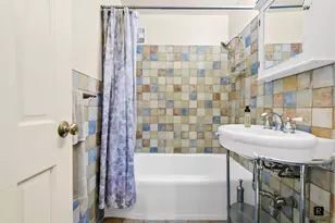 31-85 Crescent St, New York City, NY 11106 - Photo 15
