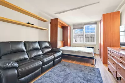 31-85 Crescent Street #419, New York City, NY 11106 - Photo 5