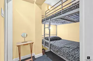 31-85 Crescent St, New York City, NY 11106 - Photo 13