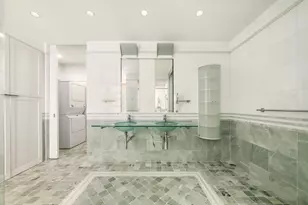 641 5th Ave, New York City, NY 10022 - Photo 7
