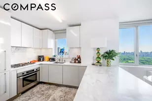 322 W 57th St, New York City, NY 10019 - Photo 3