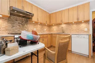 2544 Hubbard St, New York City, NY 11235 - Photo 17