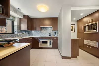 190 E 72nd Street #17AB, New York City, NY 10021 - Photo 5