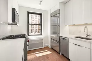 301 E 69th St, New York, NY 10021 - Photo 11