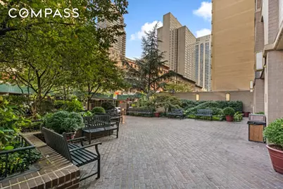 400 E 70th Street #2402, New York, NY 10021 - Photo 17