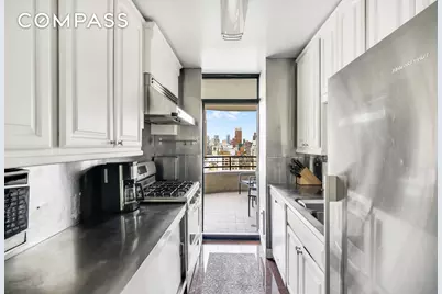 400 E 70th Street #2402, New York, NY 10021 - Photo 5