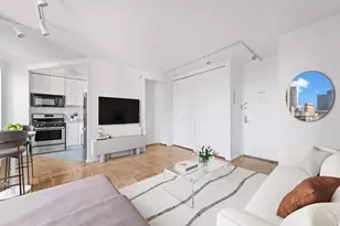 236 E 47th St, New York City, NY 10017 - Photo 3