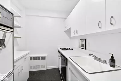315 E 69th Street #6L, New York City, NY 10021 - Photo 7