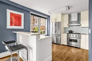 305 E 40th St, New York City, NY 10016 - Photo 9