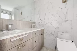 300 E 40th St, New York City, NY 10016 - Photo 9