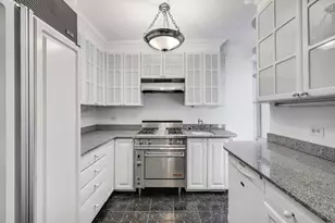 424 E 52nd St, New York City, NY 10022 - Photo 9